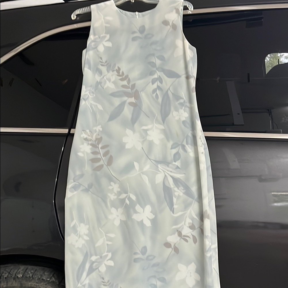 Elegant Floral Sleeveless Dress